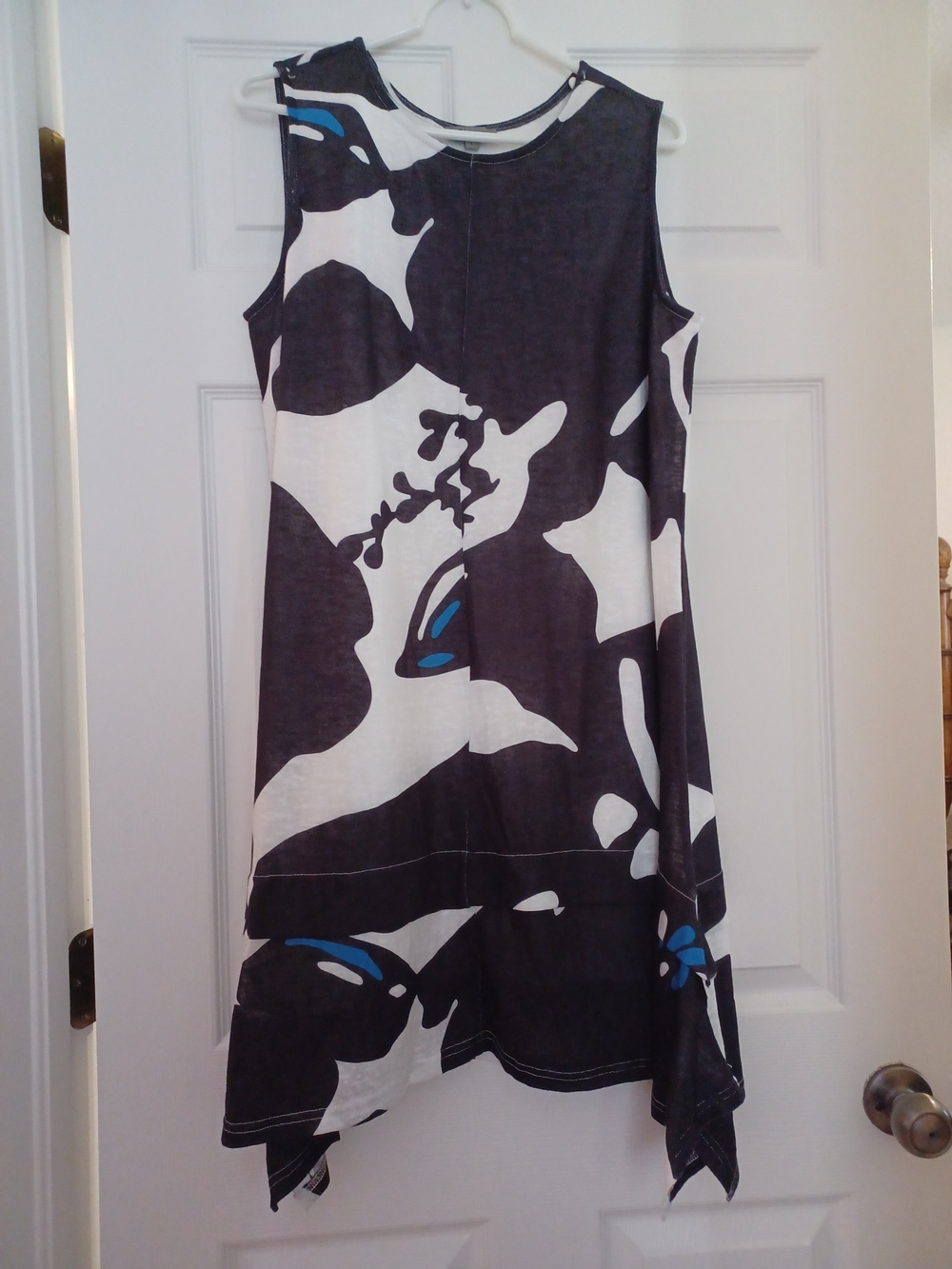 SHANA Womens Size L Black & White and Blue Asymmetrical Floral Dress